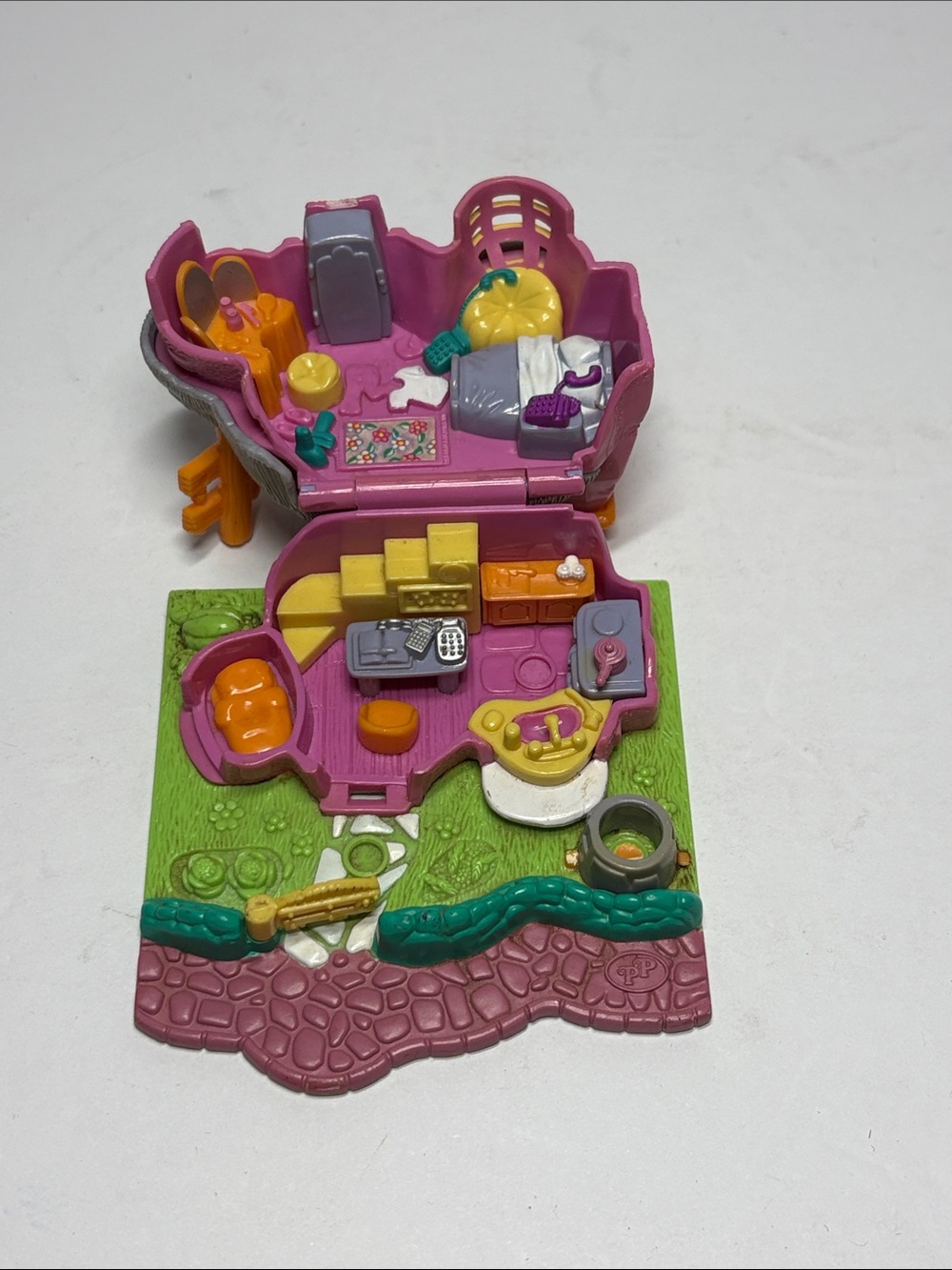 1994 Polly Pocket Rabbit House - Picture 2 of 5